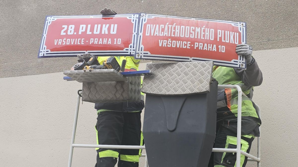 Pražská ulice měla dvě verze názvu. Chybná cedule musela pryč